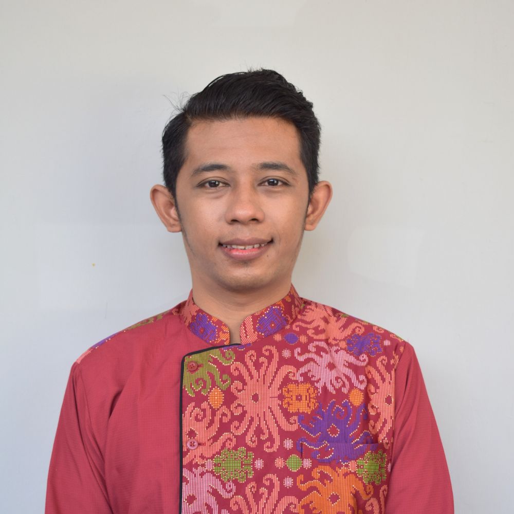 Yofi Irvan Vivian, S.MG., M.A.